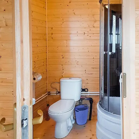 펜션 2 Bedroom Cozy In Kladno Pleśna