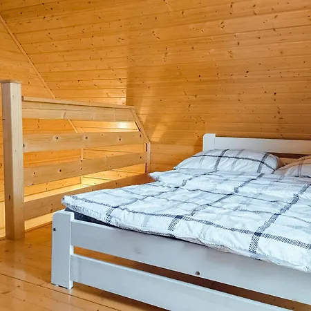 Lovely In Kladno With Kitchen 펜션