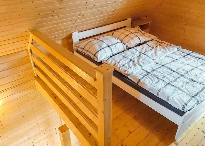 Lovely In Kladno With Kitchen Сasa de vacaciones *